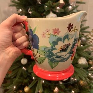 Pioneer woman floral measuring cup